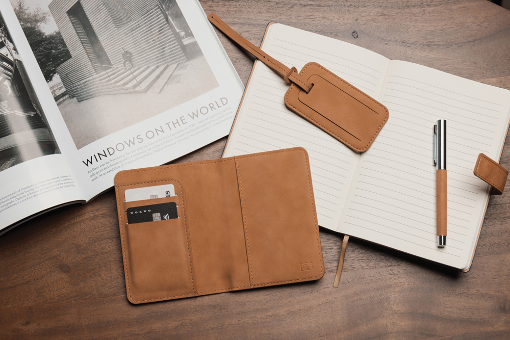 VINGA Bosler RCS RFID paspoorthouder