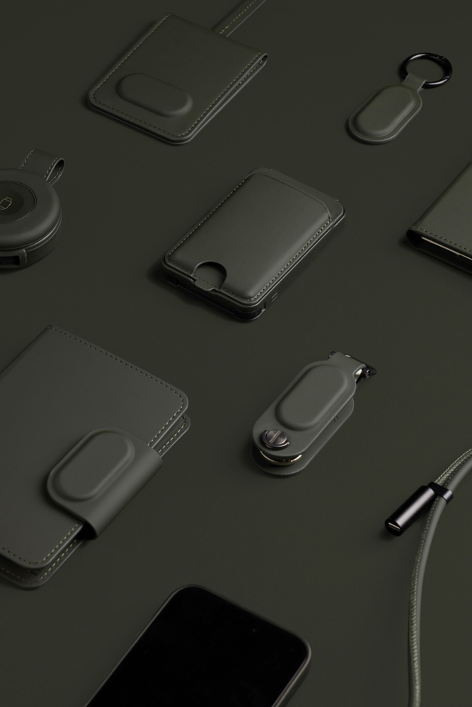 VINGA Baltimore RCS Passport houder met Dual FInder