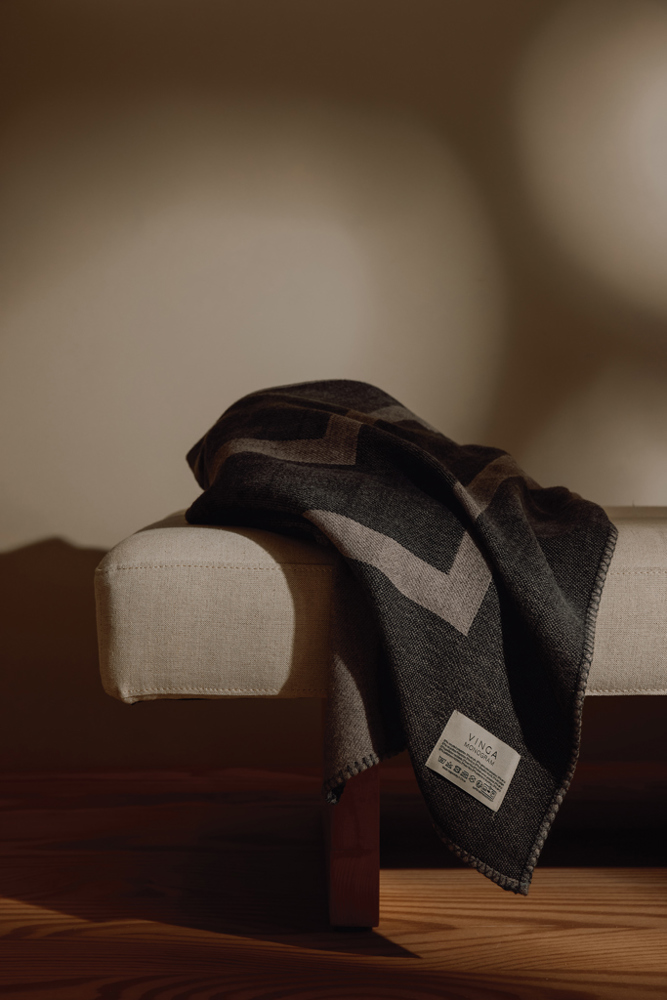 VINGA Monogram GRS deken