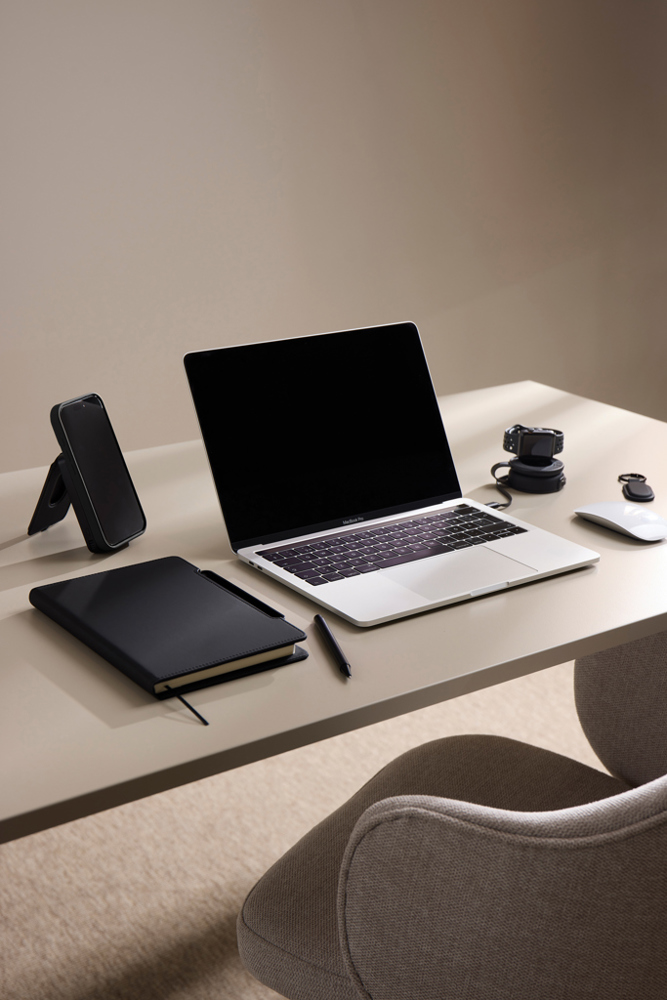 VINGA Baltimore RCS Passport houder met Dual FInder