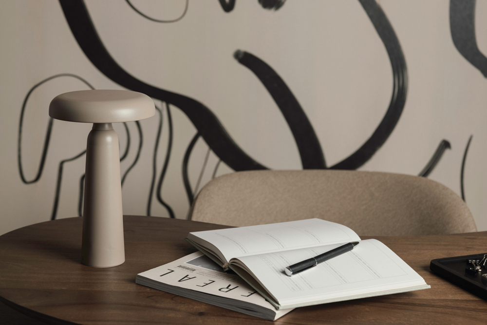 VINGA Avery RCS tafellamp